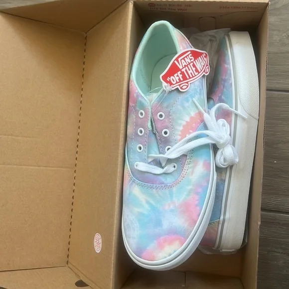 Vans - Picture 2 of 2